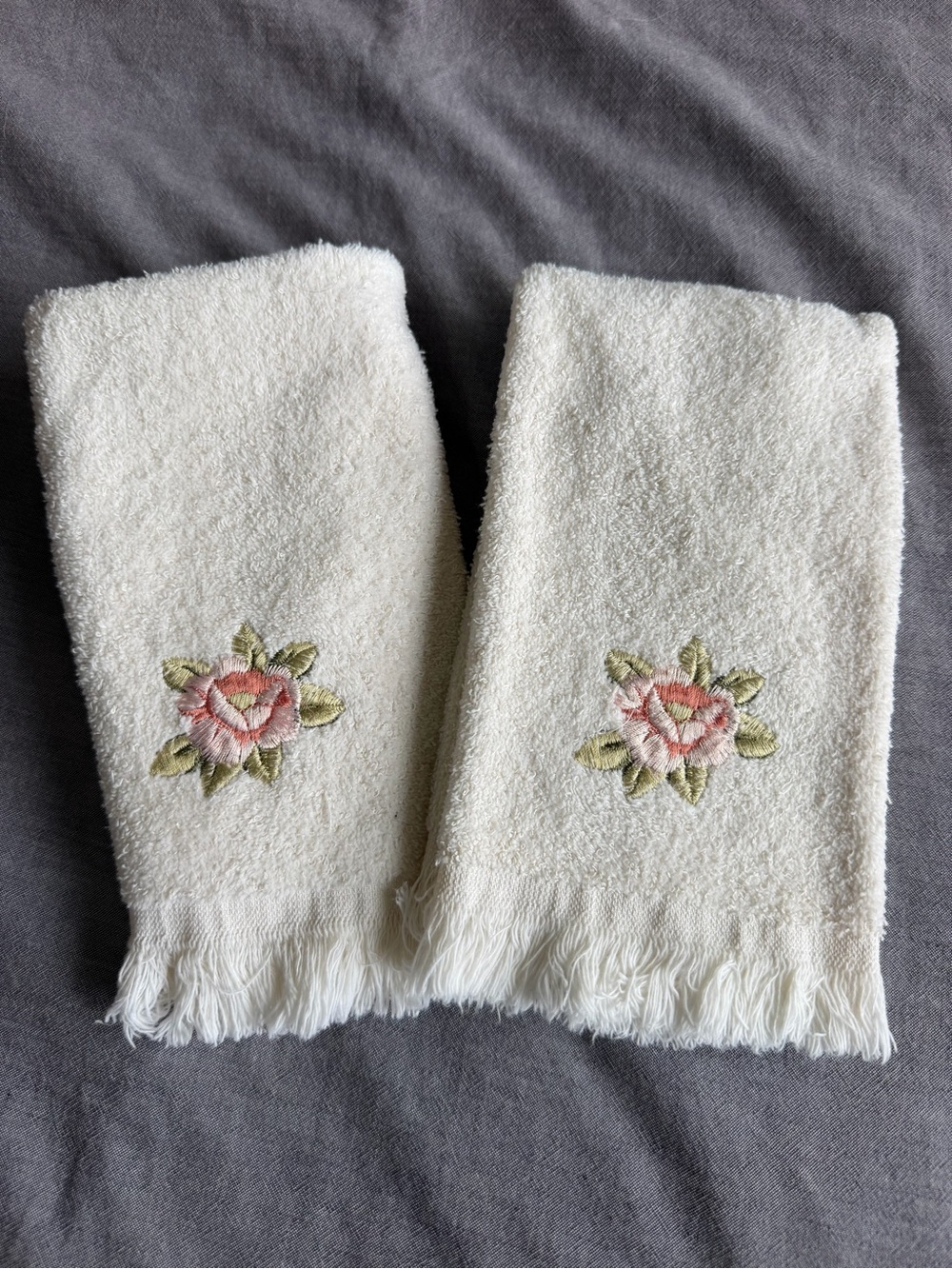 Vintage Avanti Cream Rose Embroidered Hand Towels - Set of 2